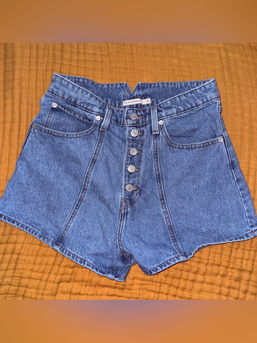 Levis 80s Mom Jean Shorts 30